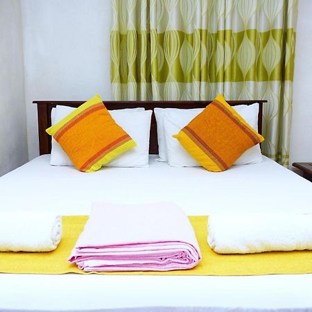 Lake Island Home Stay 담불라 외부 사진