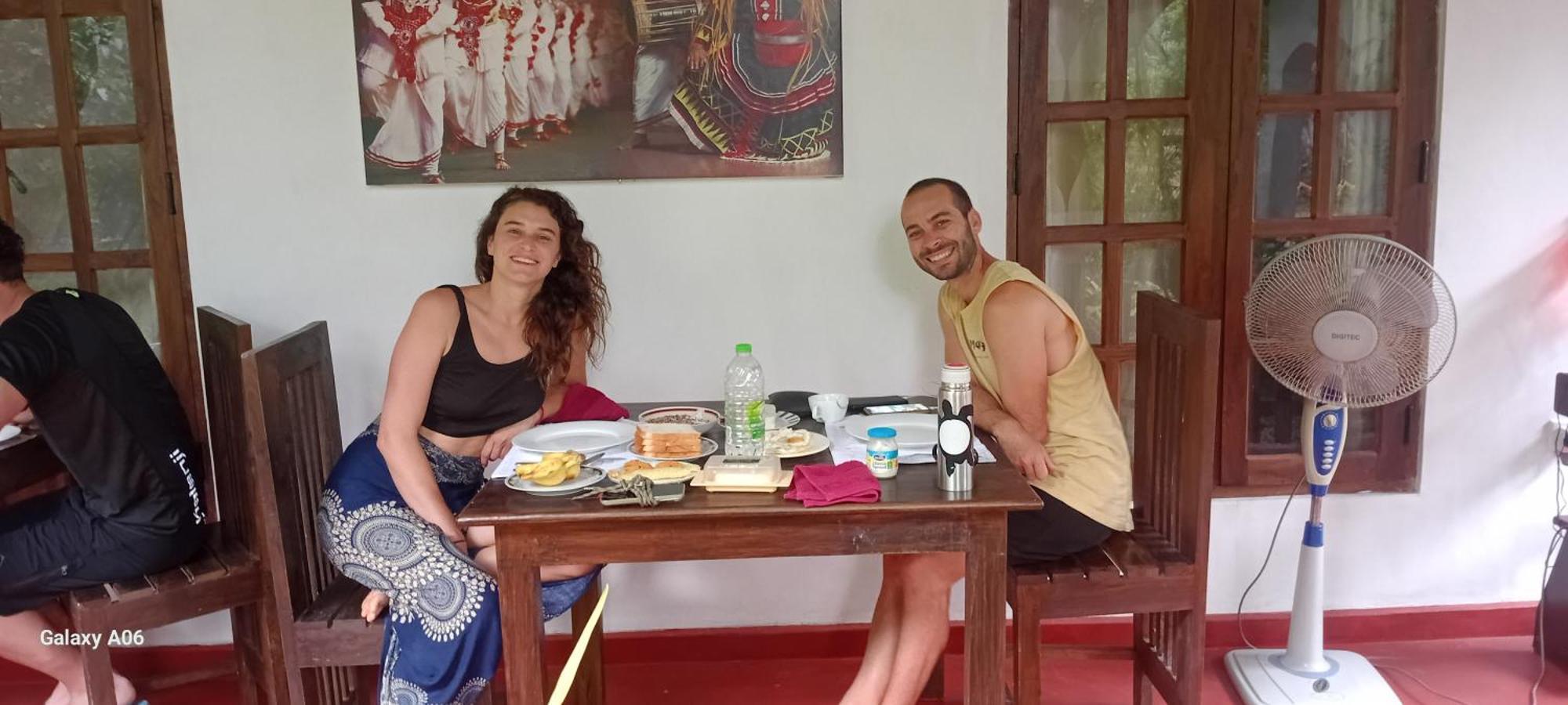 Lake Island Home Stay 담불라 외부 사진