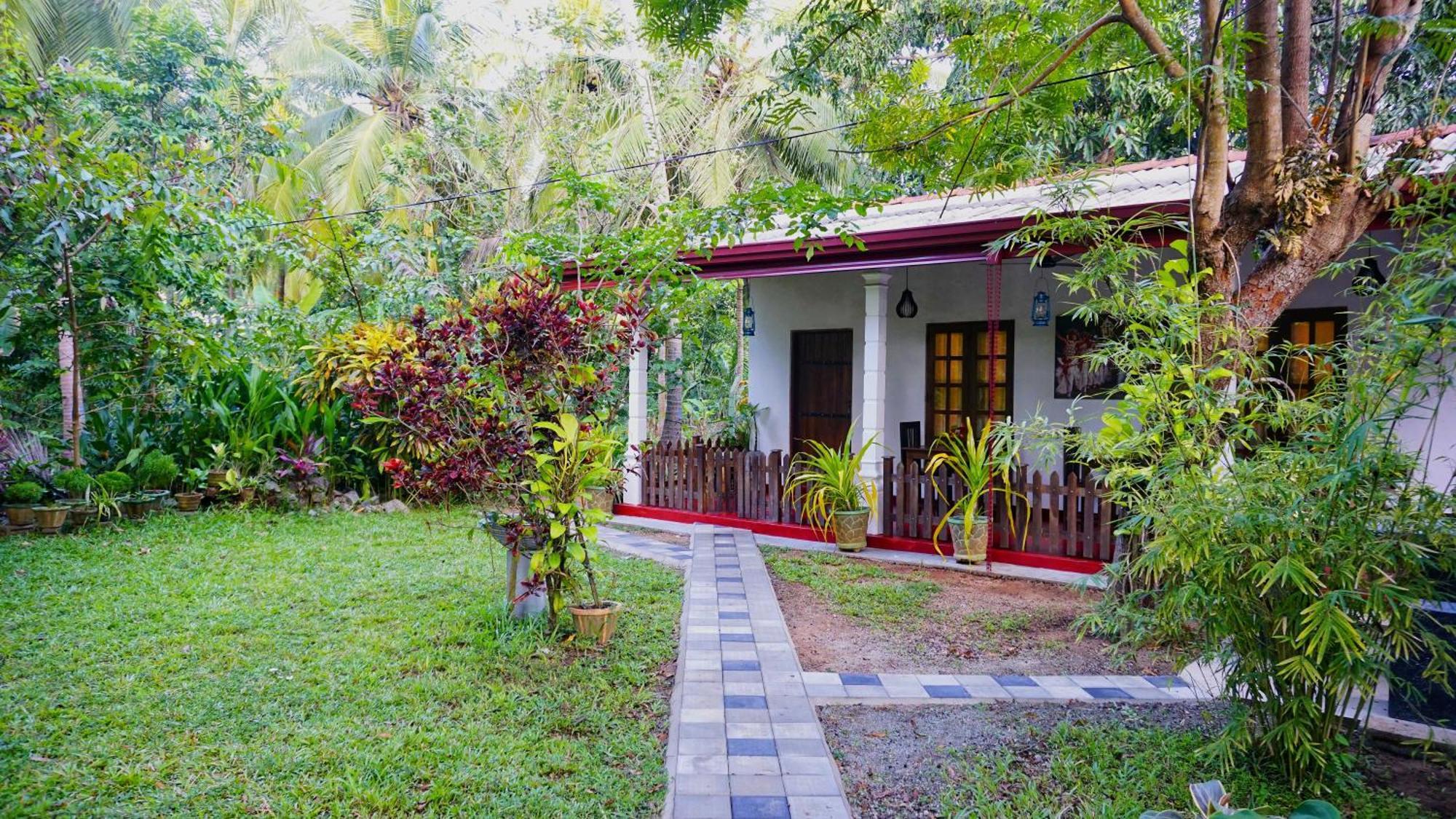 Lake Island Home Stay 담불라 외부 사진
