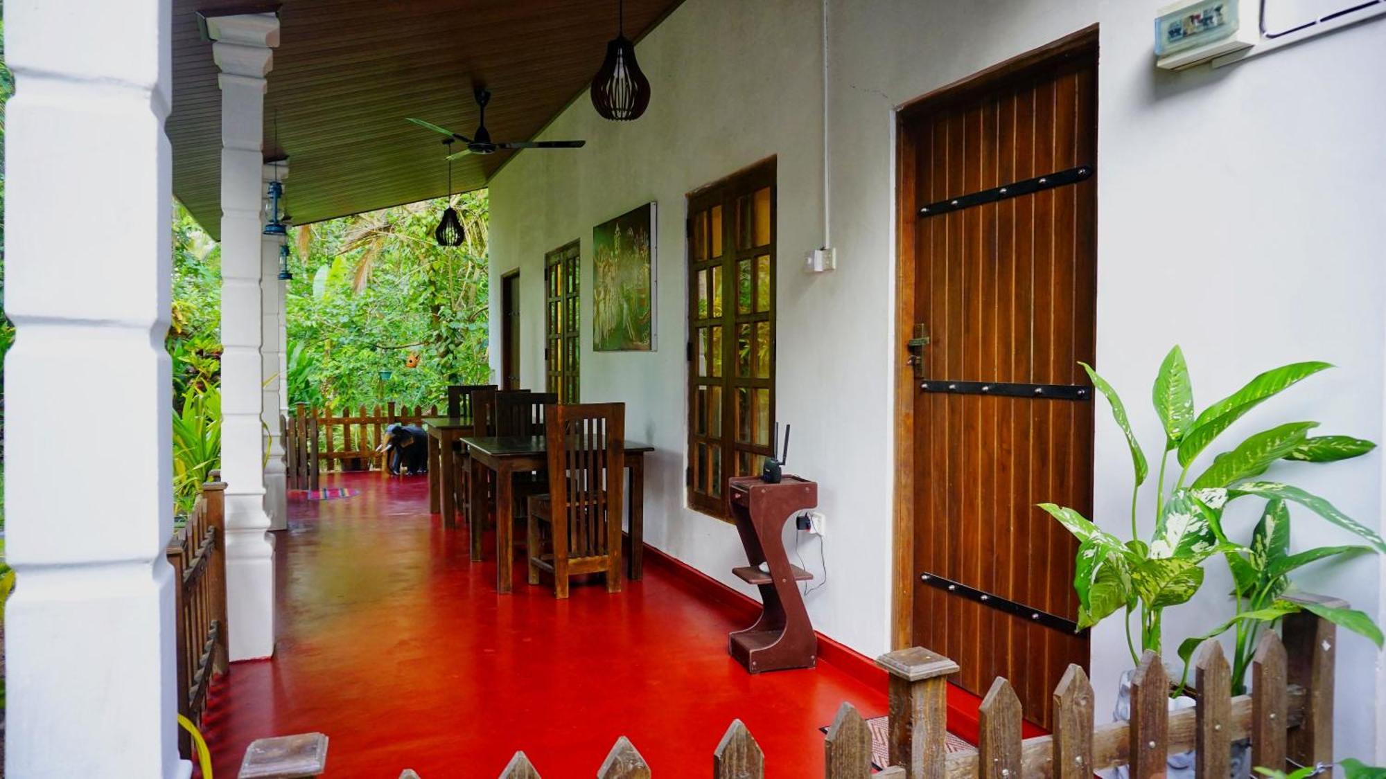 Lake Island Home Stay 담불라 외부 사진