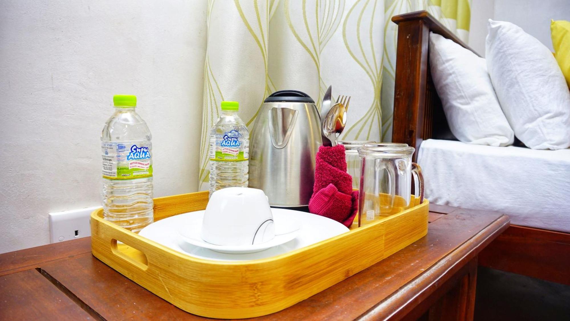 Lake Island Home Stay 담불라 외부 사진