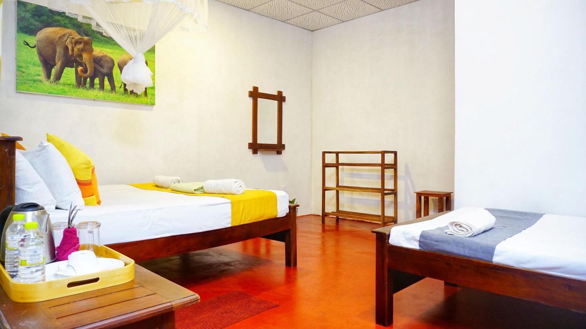 Lake Island Home Stay 담불라 외부 사진