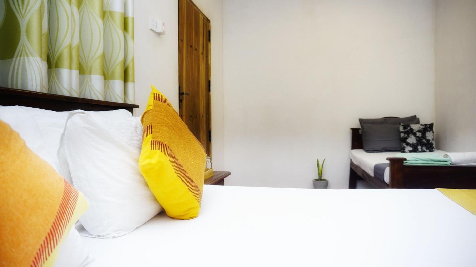 Lake Island Home Stay 담불라 외부 사진