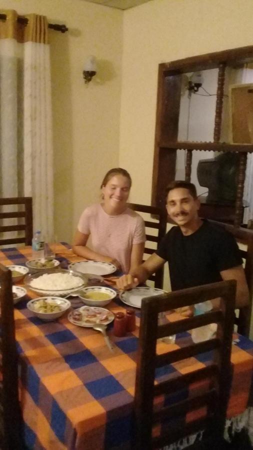 Lake Island Home Stay 담불라 외부 사진